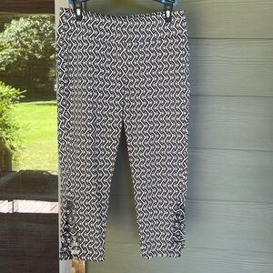 Venus Pull On Geometric Print Capri Pants